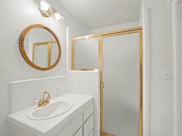 1726 W San Madele Avenue, Fresno, CA 93711