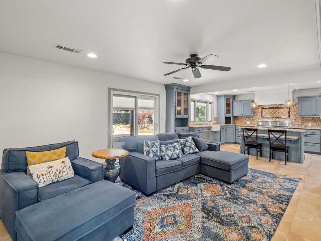 Image 11 of property listing at 1726 W San Madele Avenue, Fresno, CA 93711