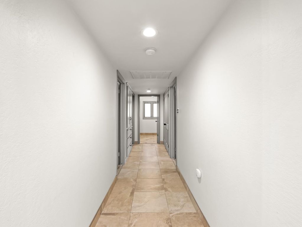 Image 25 of property listing at 1726 W San Madele Avenue, Fresno, CA 93711