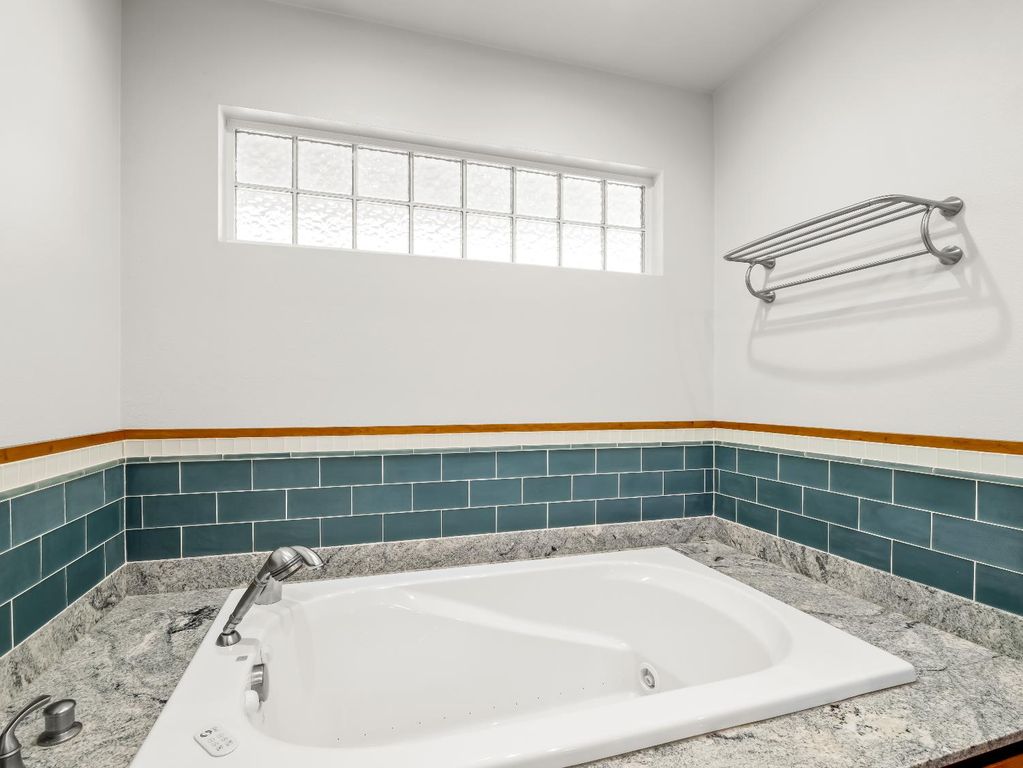 Image 34 of property listing at 1726 W San Madele Avenue, Fresno, CA 93711