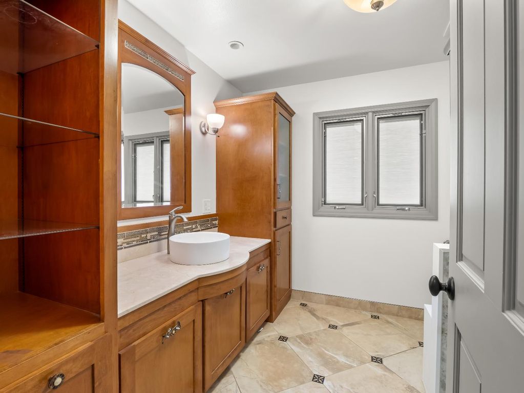 Image 36 of property listing at 1726 W San Madele Avenue, Fresno, CA 93711