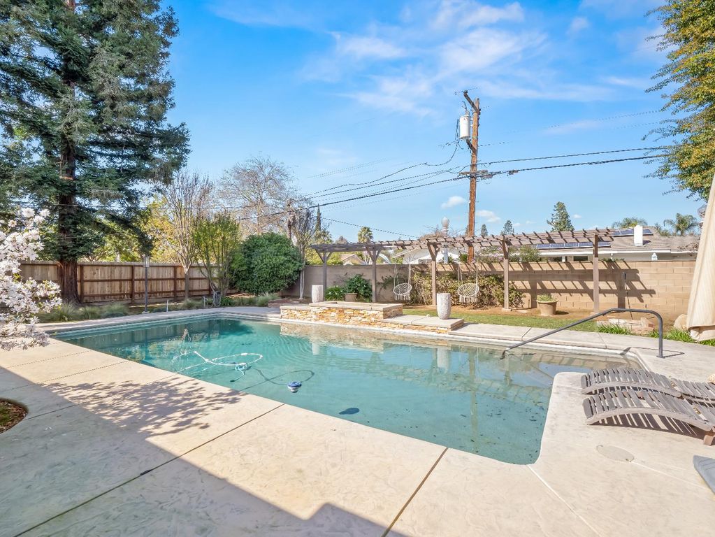 Image 45 of property listing at 1726 W San Madele Avenue, Fresno, CA 93711