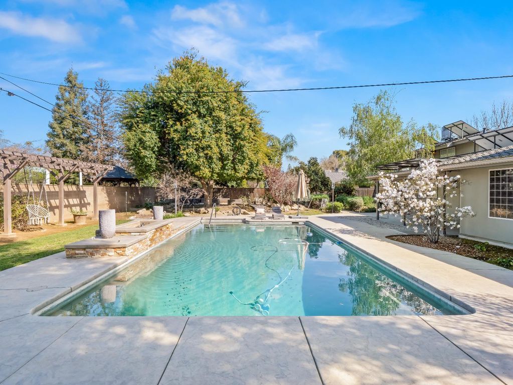 Image 48 of property listing at 1726 W San Madele Avenue, Fresno, CA 93711