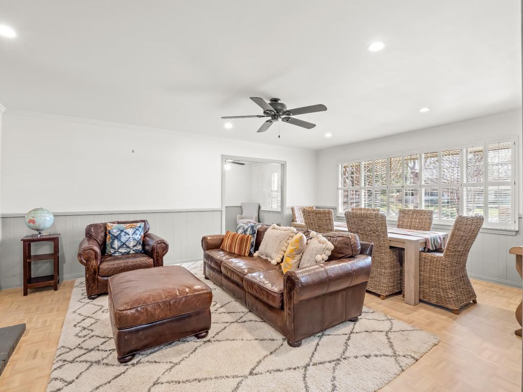 Image 7 of property listing at 1726 W San Madele Avenue, Fresno, CA 93711