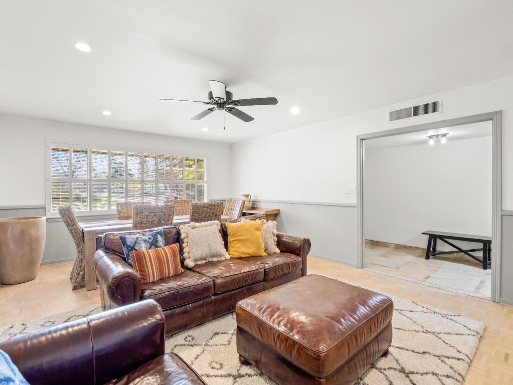 Image 8 of property listing at 1726 W San Madele Avenue, Fresno, CA 93711
