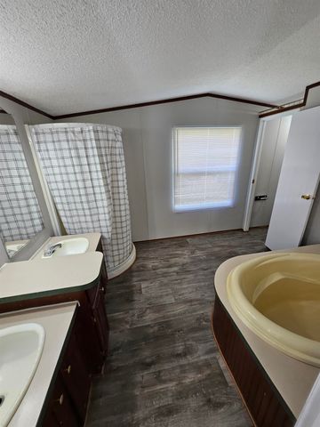 606 Cow Creek Road, Hurricane, WV 25526