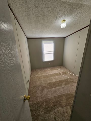 606 Cow Creek Road, Hurricane, WV 25526