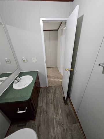 606 Cow Creek Road, Hurricane, WV 25526