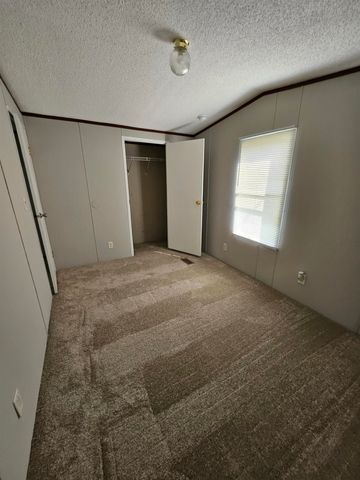 606 Cow Creek Road, Hurricane, WV 25526