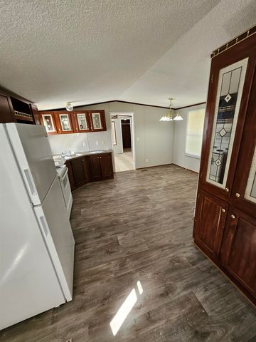 606 Cow Creek Road, Hurricane, WV 25526