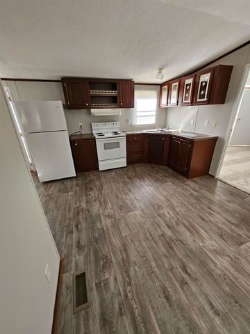 606 Cow Creek Road, Hurricane, WV 25526