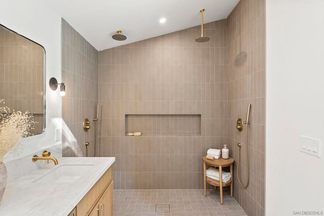 4543 Moraga Ave, San Diego, CA 92117