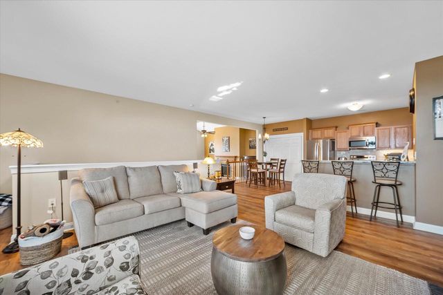 8526 S Bedford WAY, Oak Creek, WI 53154