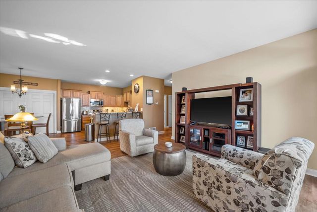 8526 S Bedford WAY, Oak Creek, WI 53154