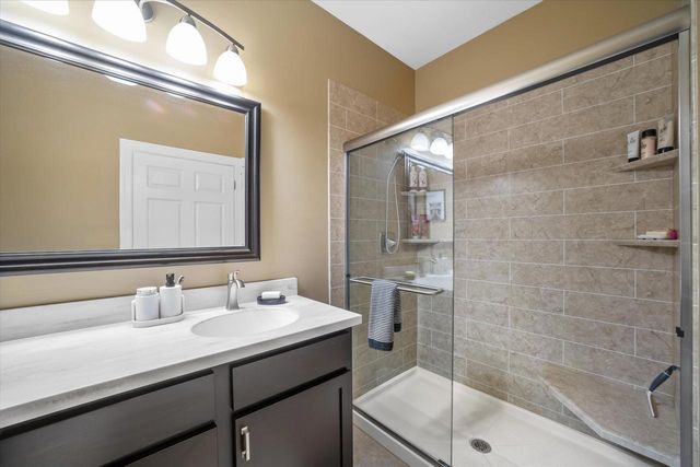 8526 S Bedford WAY, Oak Creek, WI 53154