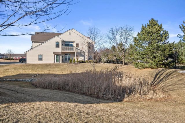 8526 S Bedford WAY, Oak Creek, WI 53154