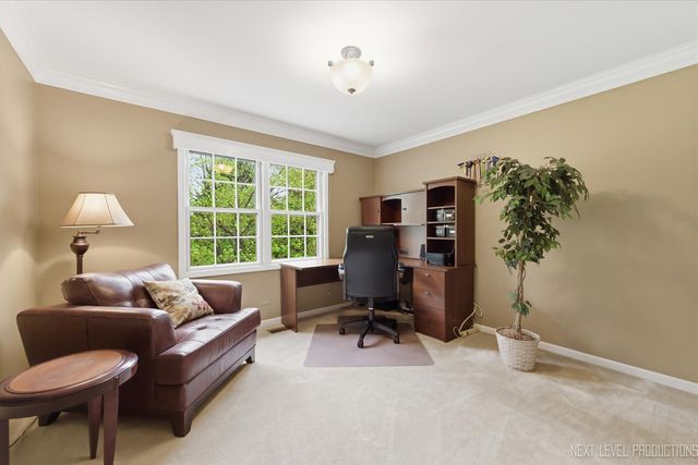 1005 Stonehedge Road, St. Charles, IL 60174