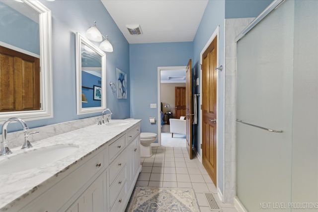 1005 Stonehedge Road, St. Charles, IL 60174