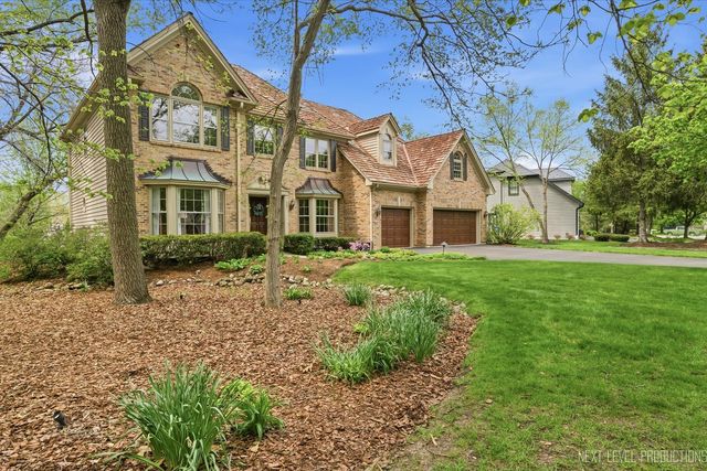 1005 Stonehedge Road, St. Charles, IL 60174