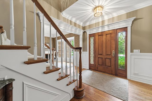 1005 Stonehedge Road, St. Charles, IL 60174