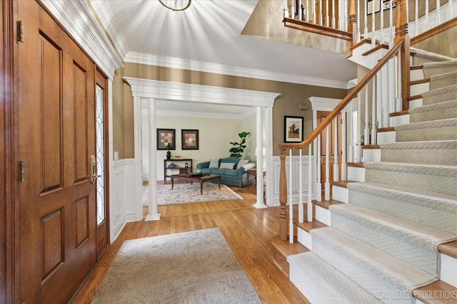 1005 Stonehedge Road, St. Charles, IL 60174