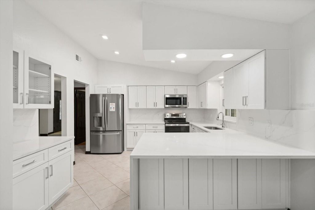 Image 12 of property listing at 4940 CASPIAN COURT, Orlando, FL 32819