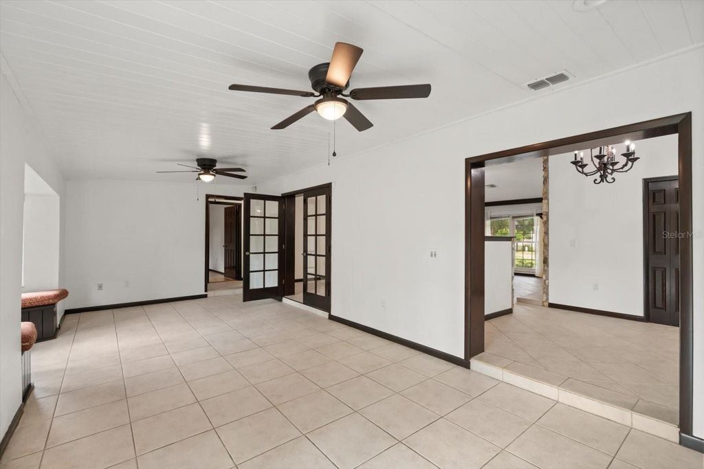 Image 17 of property listing at 4940 CASPIAN COURT, Orlando, FL 32819