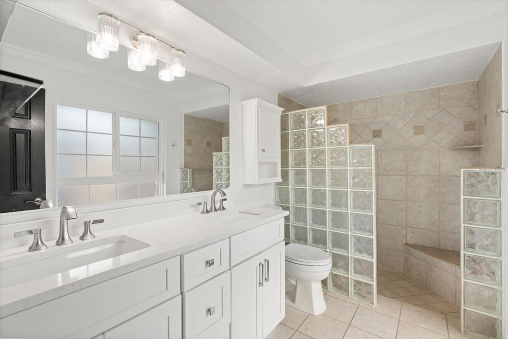 Image 20 of property listing at 4940 CASPIAN COURT, Orlando, FL 32819