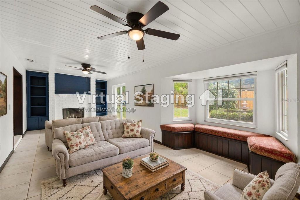 Image 5 of property listing at 4940 CASPIAN COURT, Orlando, FL 32819