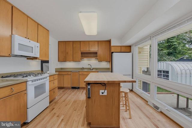 13812 VISTA DR, Rockville, MD 20853
