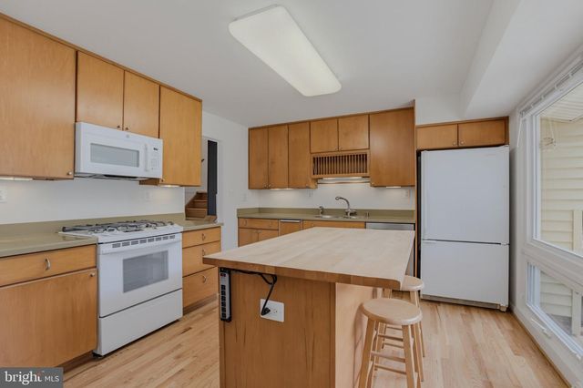 13812 VISTA DR, Rockville, MD 20853