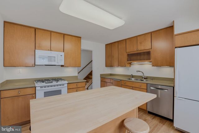 13812 VISTA DR, Rockville, MD 20853