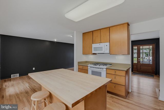 13812 VISTA DR, Rockville, MD 20853