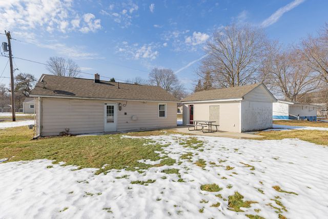 125 Edgewater Drive, Michigan Center, MI 49254