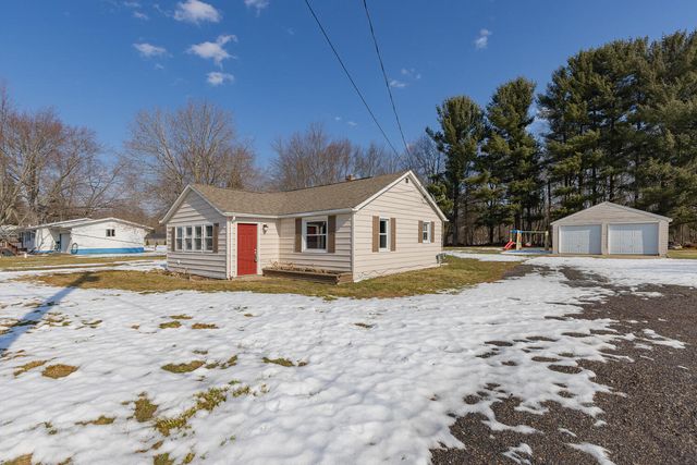 125 Edgewater Drive, Michigan Center, MI 49254