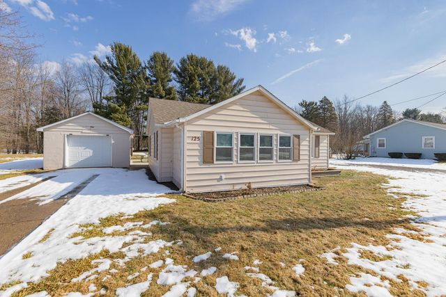 125 Edgewater Drive, Michigan Center, MI 49254