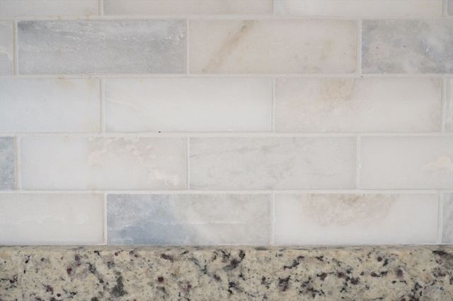 7 Gables Cir, Salem, MA 01970