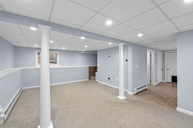 7 Gables Cir, Salem, MA 01970