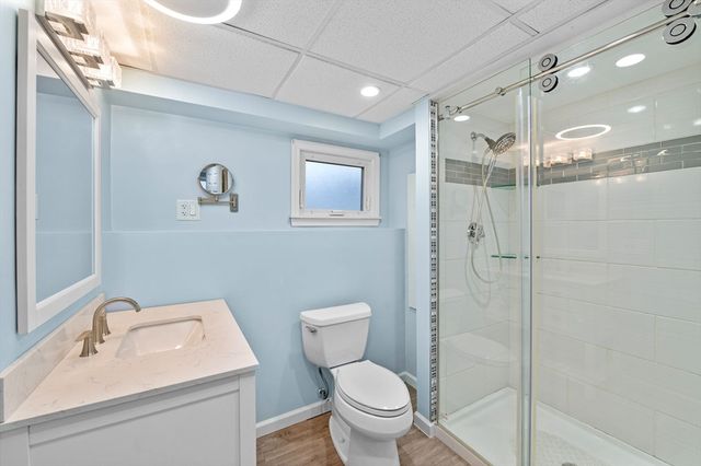 7 Gables Cir, Salem, MA 01970