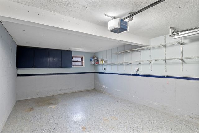 7 Gables Cir, Salem, MA 01970