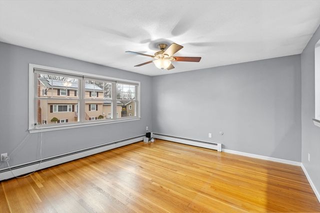 7 Gables Cir, Salem, MA 01970