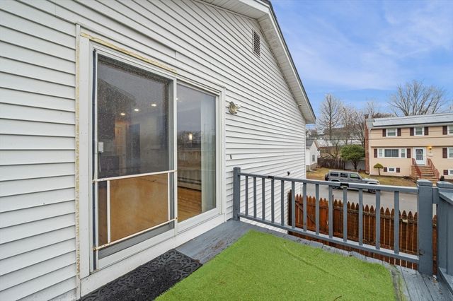 7 Gables Cir, Salem, MA 01970