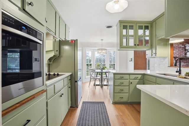 8625 Marys Creek Drive, Benbrook, TX 76116