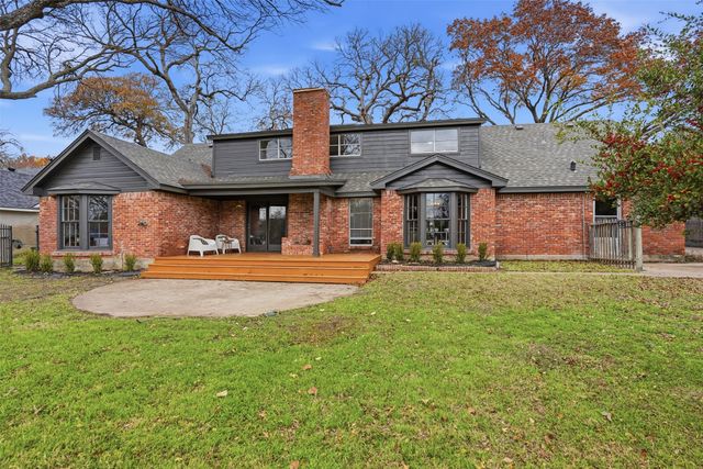 8625 Marys Creek Drive, Benbrook, TX 76116