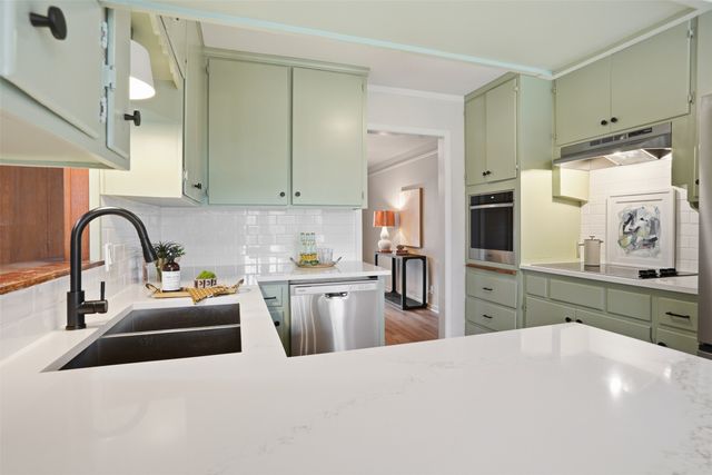 8625 Marys Creek Drive, Benbrook, TX 76116