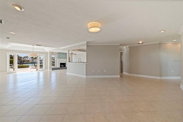 11225 4TH STREET E, Treasure Island, FL 33706