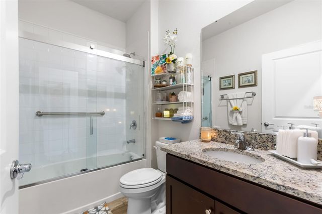 12421 EASTPOINTE DRIVE, Dade City, FL 33525