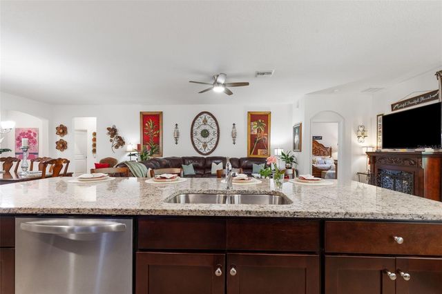 12421 EASTPOINTE DRIVE, Dade City, FL 33525