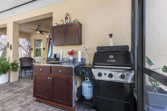 12421 EASTPOINTE DRIVE, Dade City, FL 33525