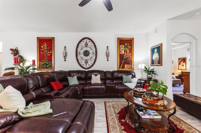 12421 EASTPOINTE DRIVE, Dade City, FL 33525